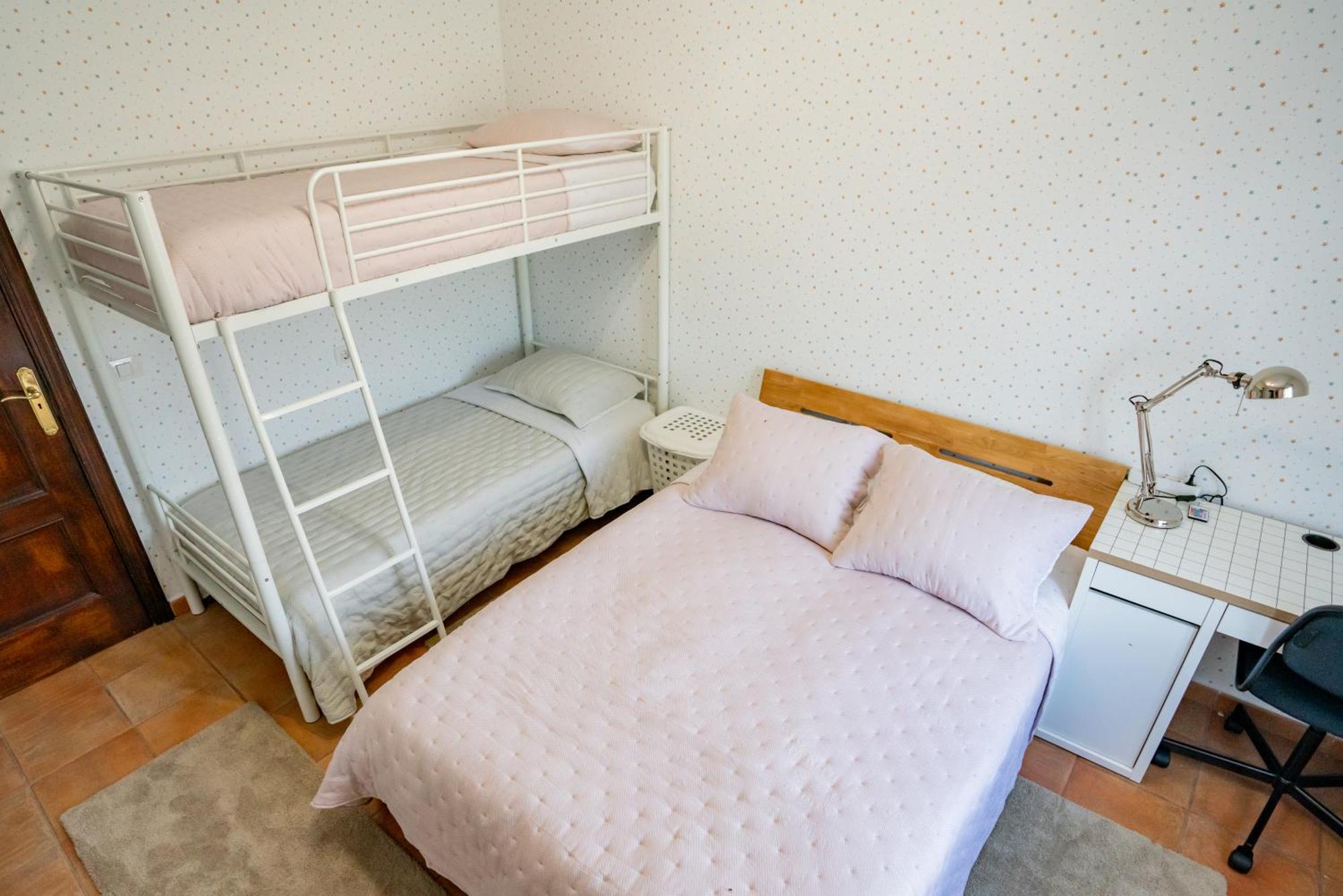 Casa Julio - Alcala Complete Coastal Retreat - Entire Apartment - 3 Min Walk From The Ocean - Shared Entrance With Host Alcalá de Henares Exterior foto