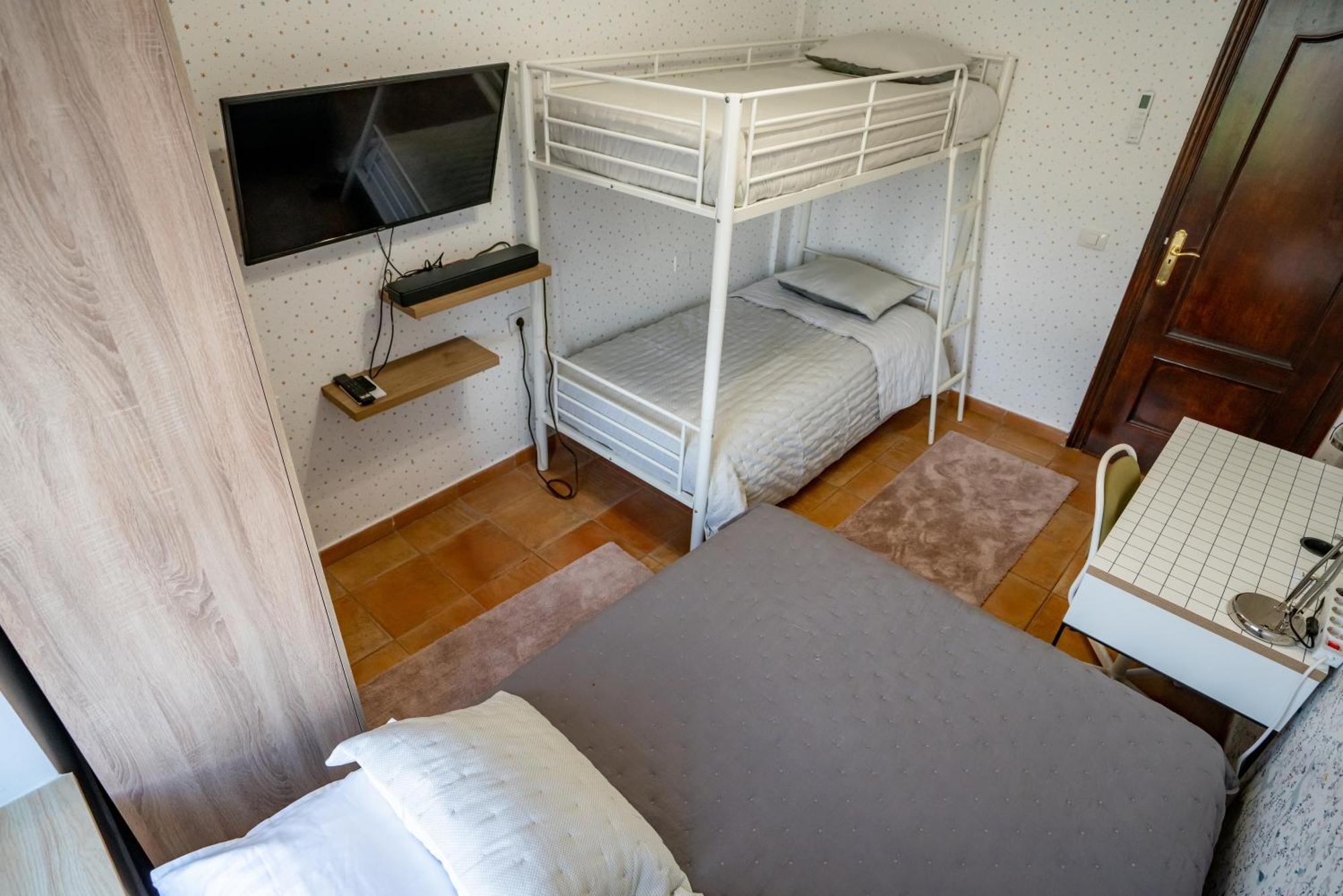 Casa Julio - Alcala Complete Coastal Retreat - Entire Apartment - 3 Min Walk From The Ocean - Shared Entrance With Host Alcalá de Henares Exterior foto