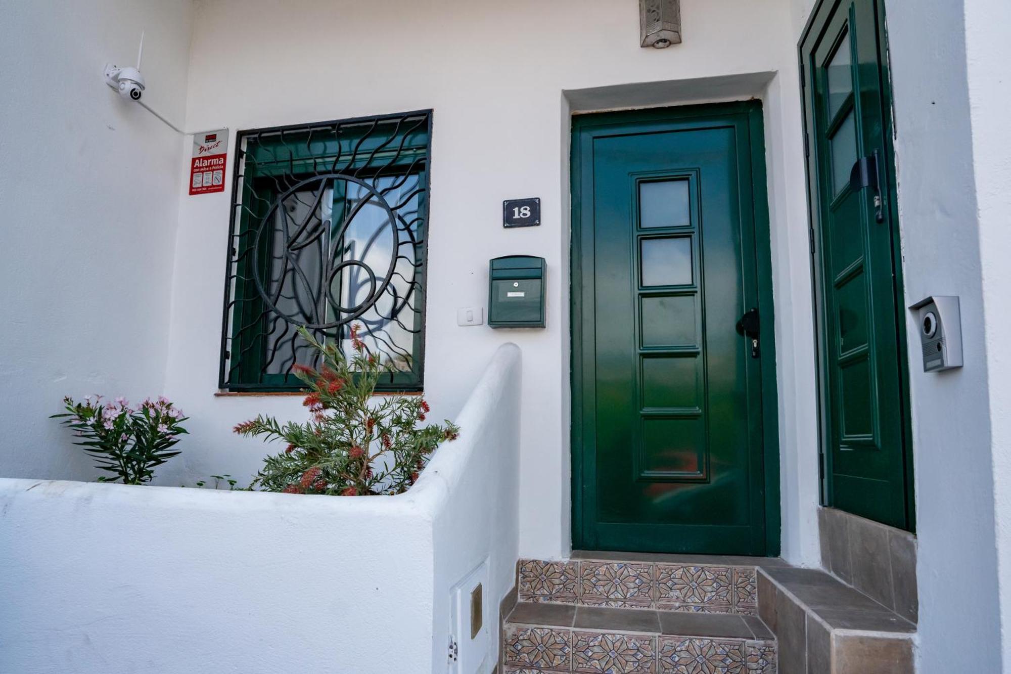 Casa Julio - Alcala Complete Coastal Retreat - Entire Apartment - 3 Min Walk From The Ocean - Shared Entrance With Host Alcalá de Henares Exterior foto