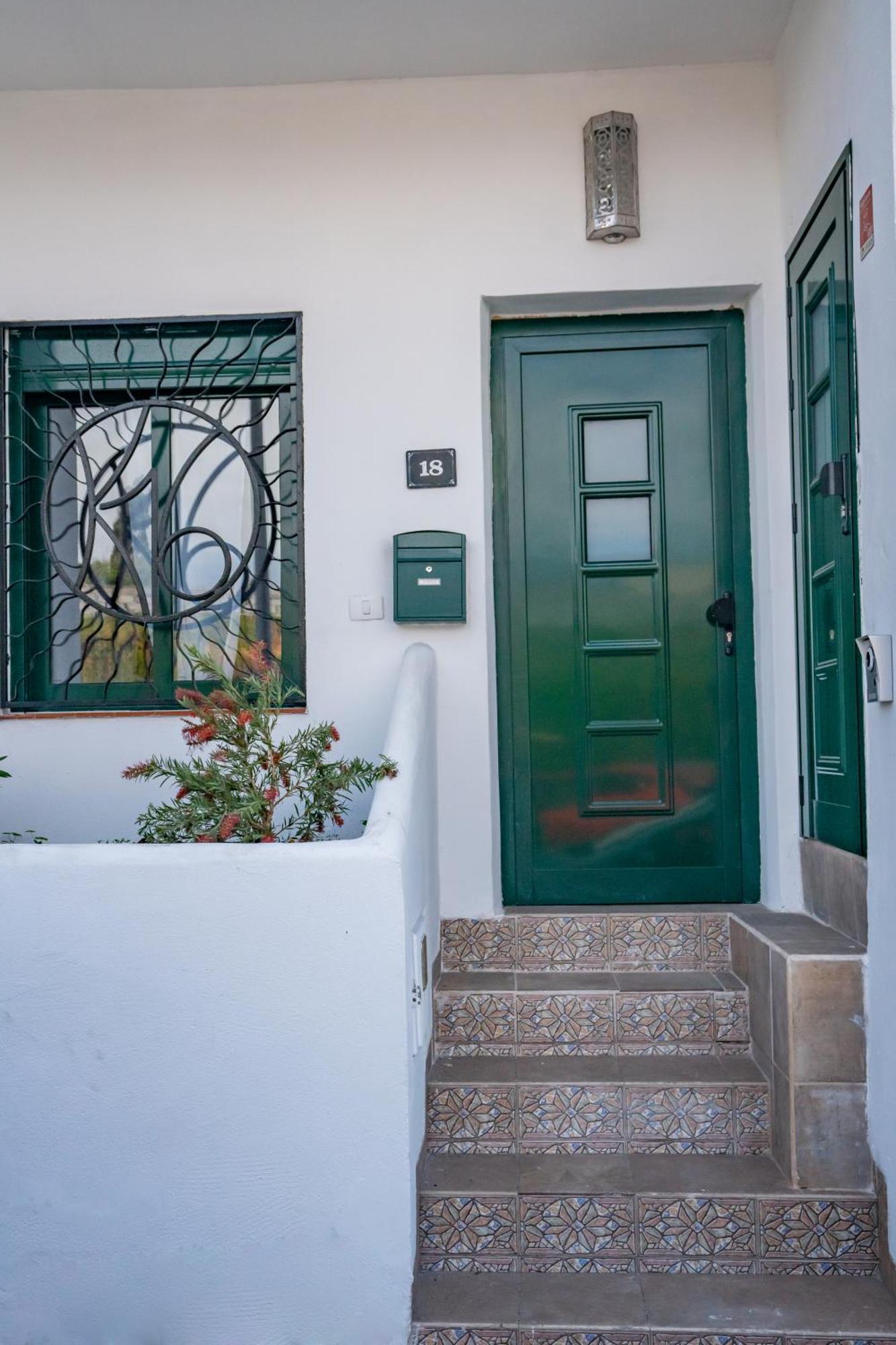 Casa Julio - Alcala Complete Coastal Retreat - Entire Apartment - 3 Min Walk From The Ocean - Shared Entrance With Host Alcalá de Henares Exterior foto