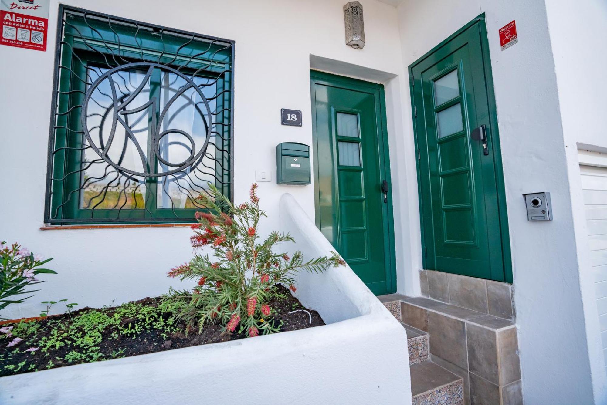 Casa Julio - Alcala Complete Coastal Retreat - Entire Apartment - 3 Min Walk From The Ocean - Shared Entrance With Host Alcalá de Henares Exterior foto
