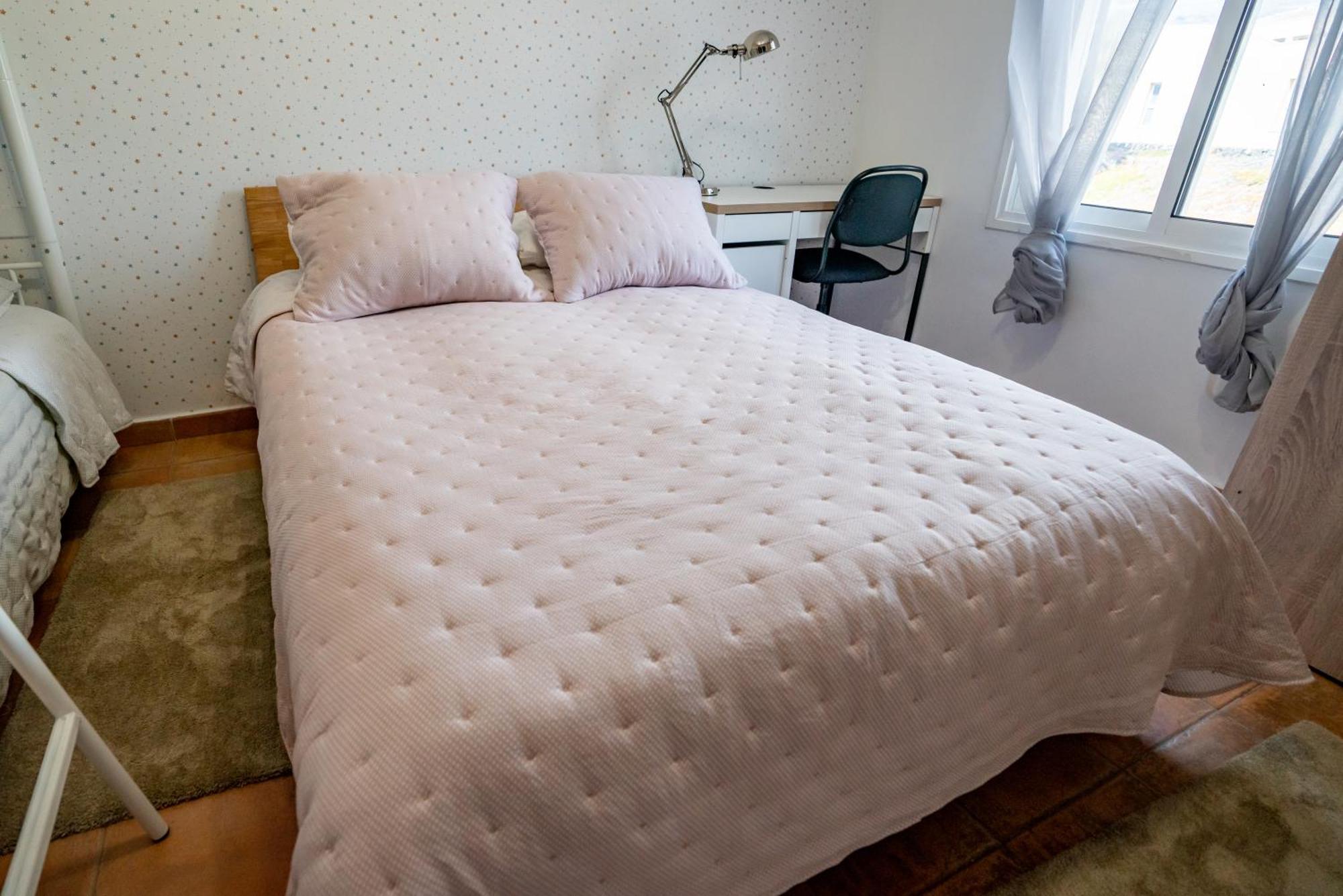 Casa Julio - Alcala Complete Coastal Retreat - Entire Apartment - 3 Min Walk From The Ocean - Shared Entrance With Host Alcalá de Henares Exterior foto
