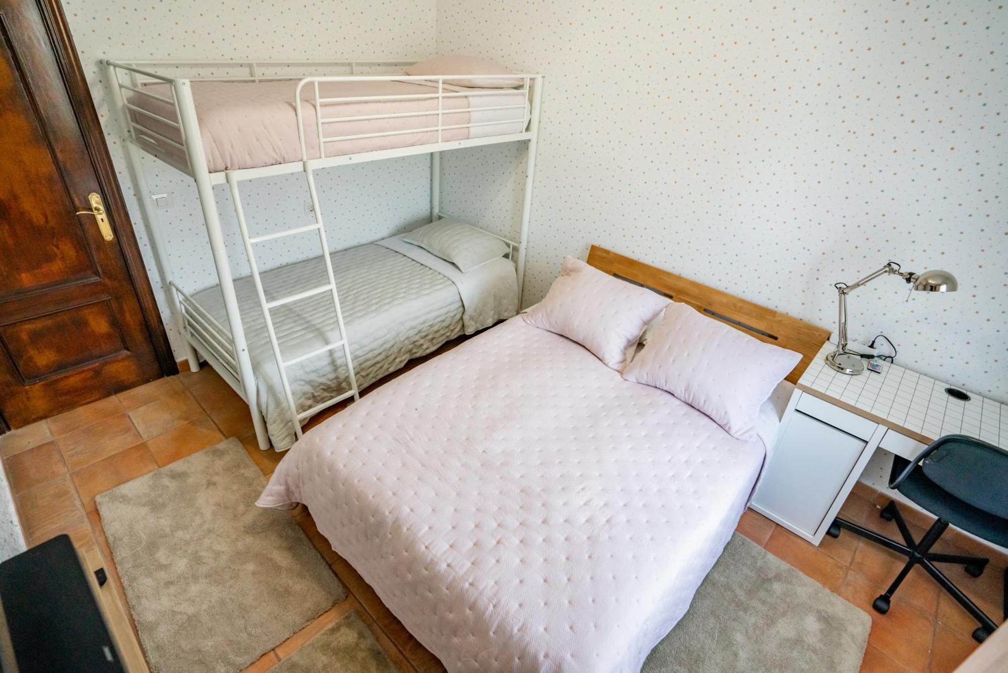 Casa Julio - Alcala Complete Coastal Retreat - Entire Apartment - 3 Min Walk From The Ocean - Shared Entrance With Host Alcalá de Henares Exterior foto