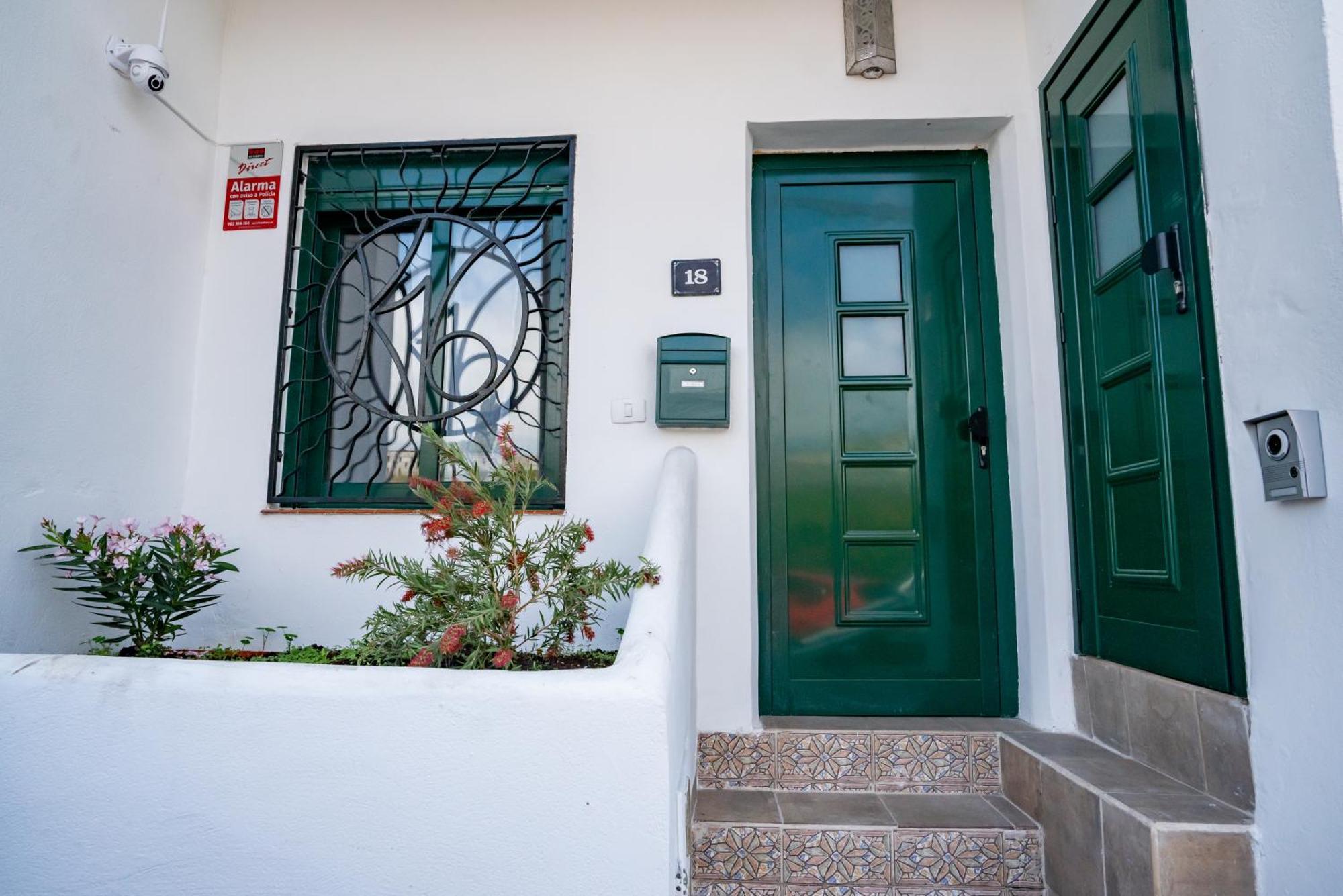Casa Julio - Alcala Complete Coastal Retreat - Entire Apartment - 3 Min Walk From The Ocean - Shared Entrance With Host Alcalá de Henares Exterior foto