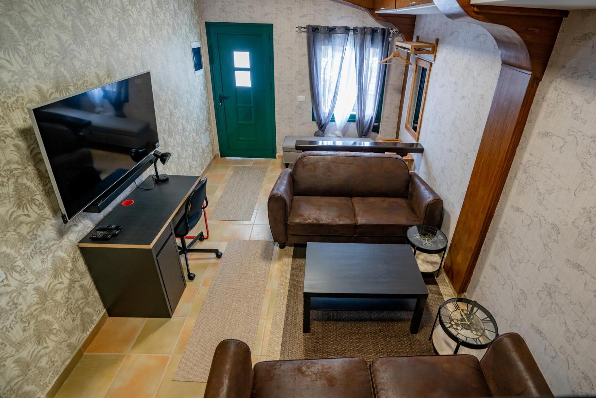 Casa Julio - Alcala Complete Coastal Retreat - Entire Apartment - 3 Min Walk From The Ocean - Shared Entrance With Host Alcalá de Henares Exterior foto