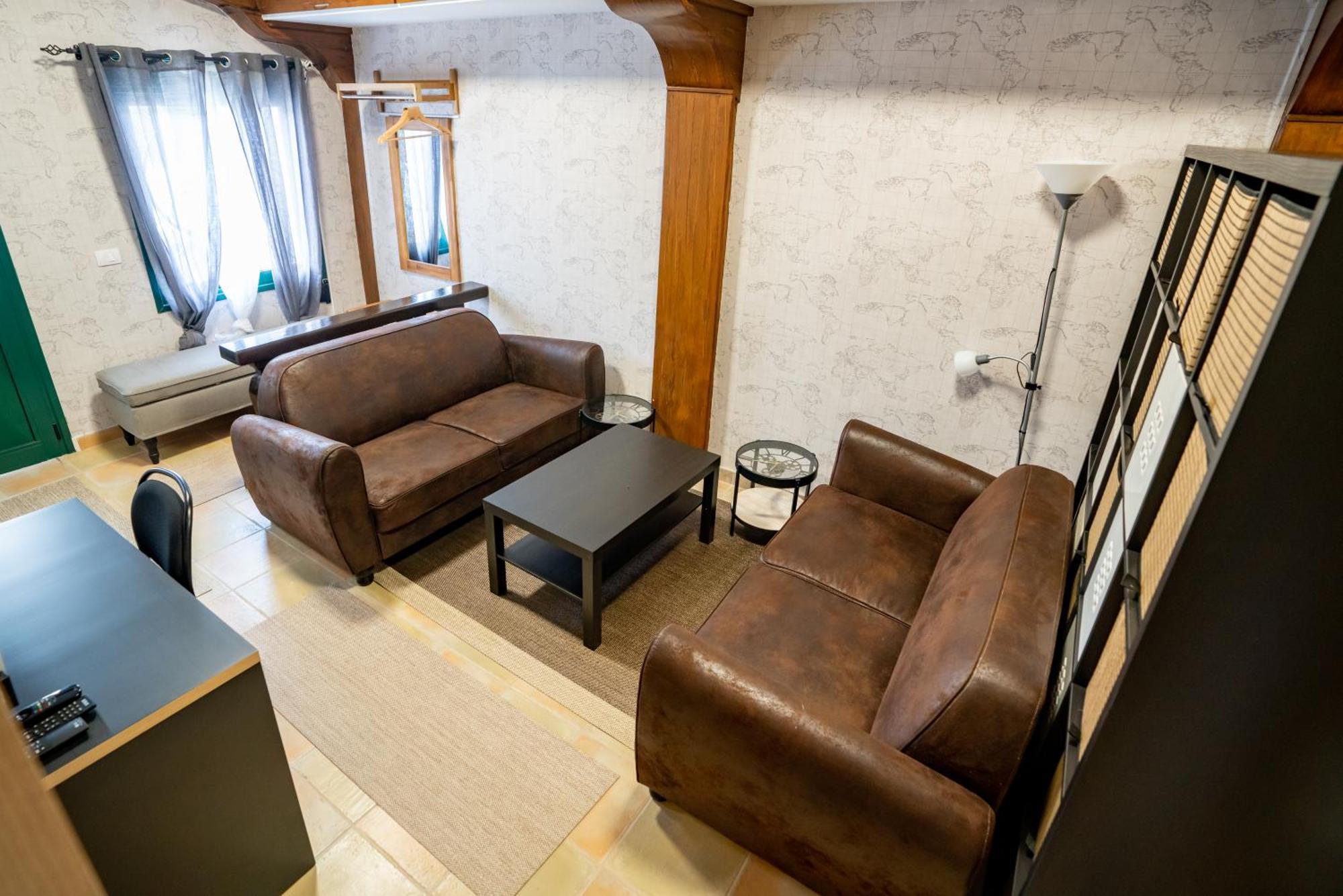 Casa Julio - Alcala Complete Coastal Retreat - Entire Apartment - 3 Min Walk From The Ocean - Shared Entrance With Host Alcalá de Henares Exterior foto