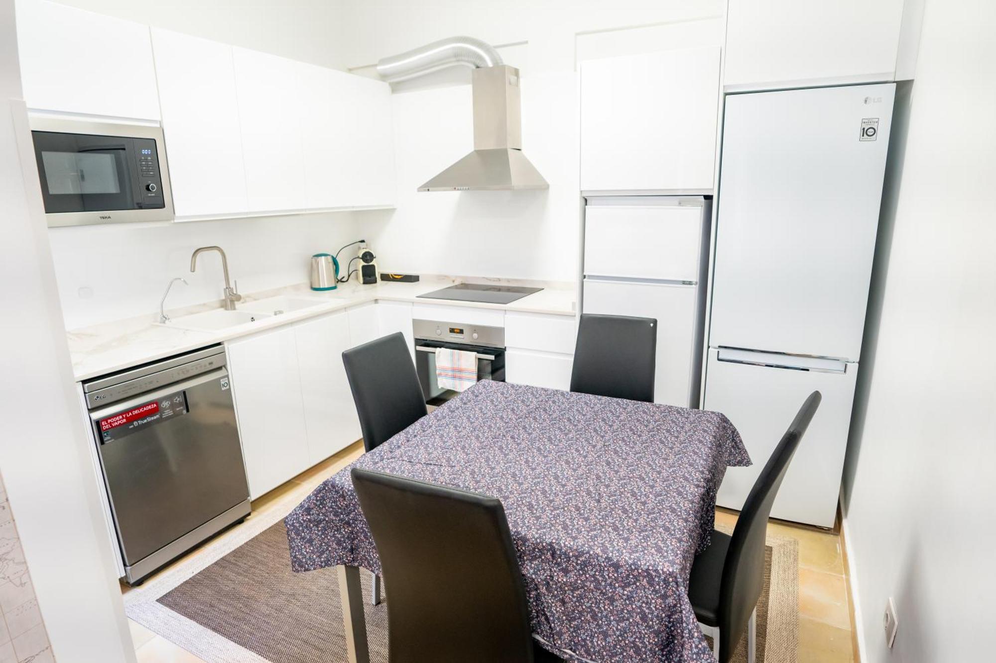 Casa Julio - Alcala Complete Coastal Retreat - Entire Apartment - 3 Min Walk From The Ocean - Shared Entrance With Host Alcalá de Henares Exterior foto
